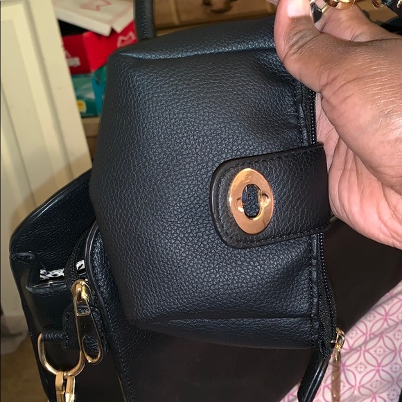 Black purse - Picture 2 of 8